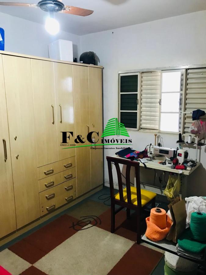 Casa à venda com 3 quartos, 250m² - Foto 4