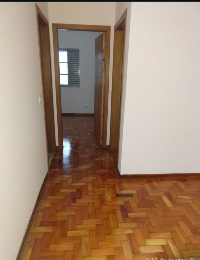 Prédio Inteiro para alugar com 6 quartos, 140m² - Foto 2