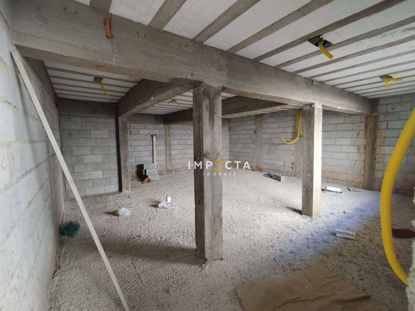 Casa à venda com 4 quartos, 300m² - Foto 4