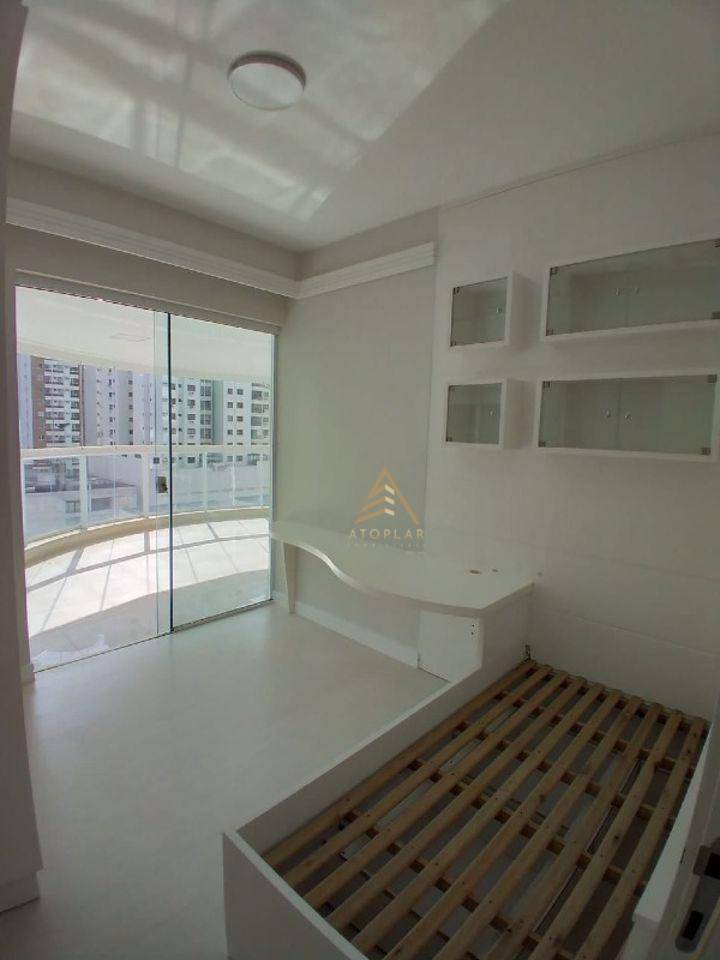 Apartamento à venda com 3 quartos, 138m² - Foto 12