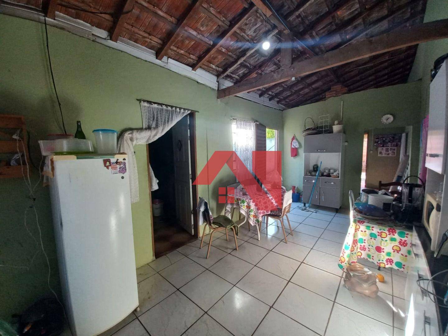 Casa à venda com 3 quartos, 60m² - Foto 1