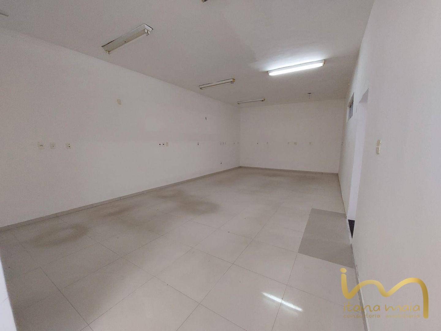 Casa para alugar com 1 quarto, 400M2 - Foto 24