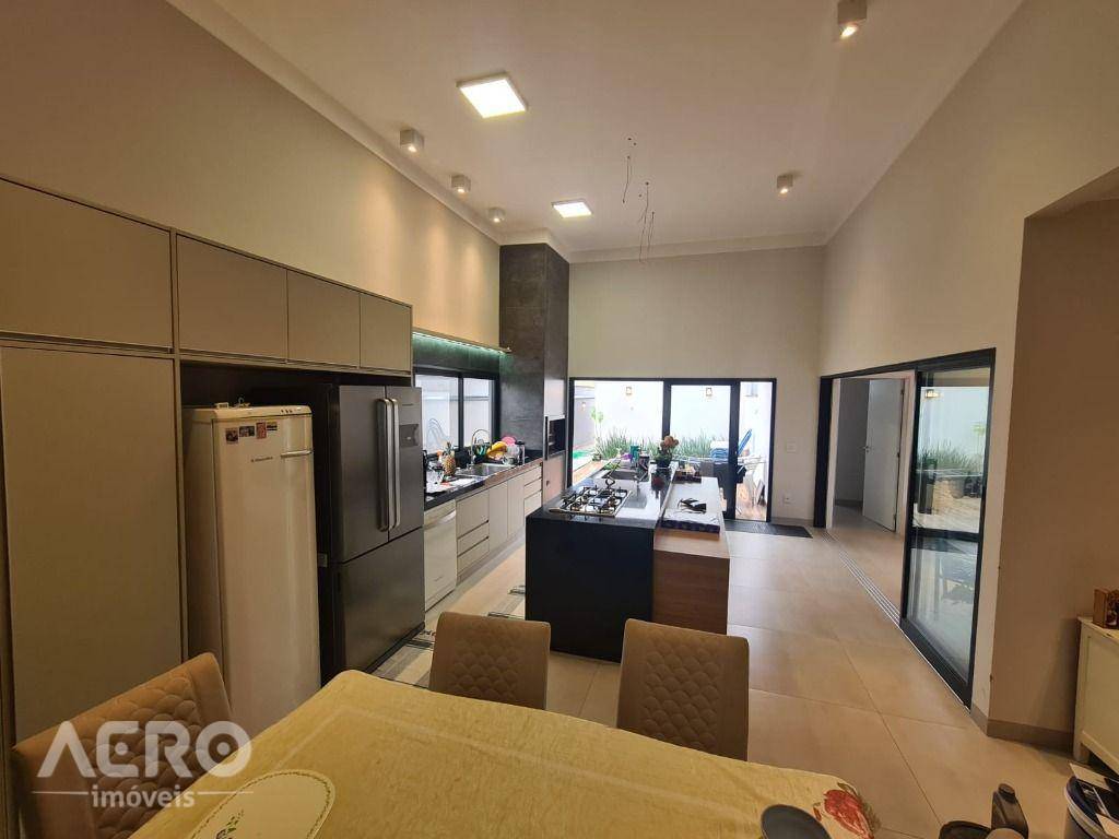 Casa à venda com 3 quartos, 210m² - Foto 6