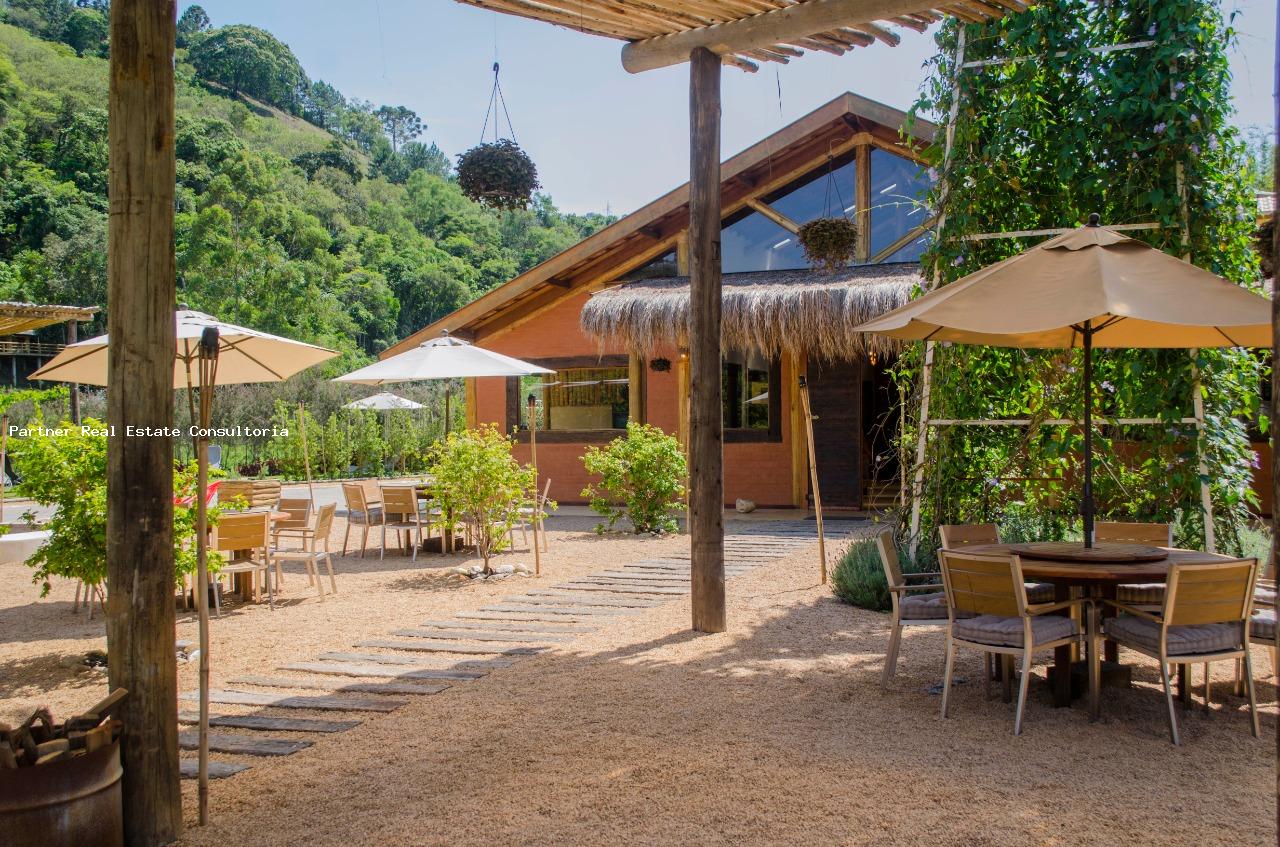 Chácara à venda com 5 quartos, 4m² - Foto 9