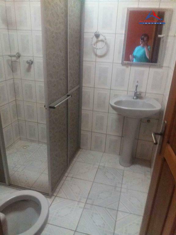 Casa à venda com 3 quartos, 240m² - Foto 3