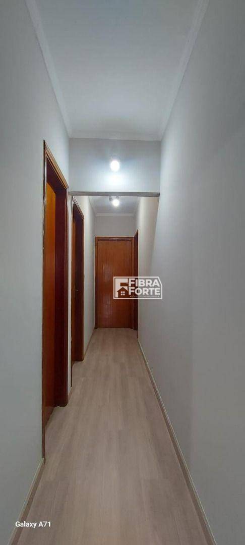 Casa à venda com 4 quartos, 200m² - Foto 14