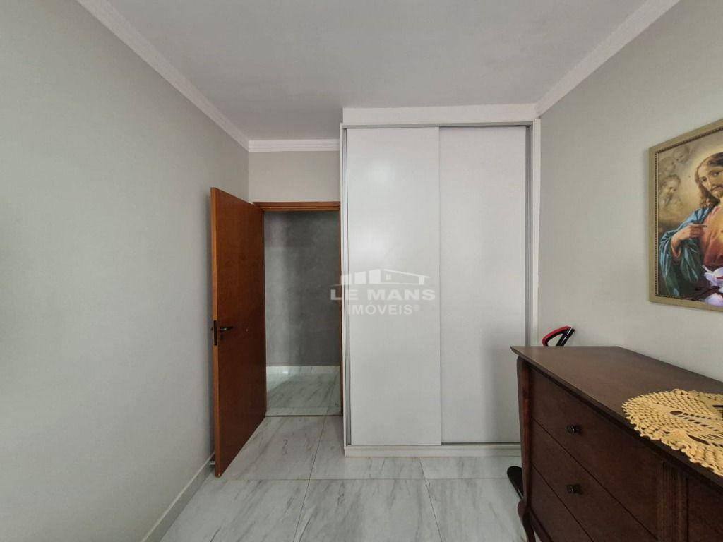 Casa à venda com 3 quartos, 110m² - Foto 13