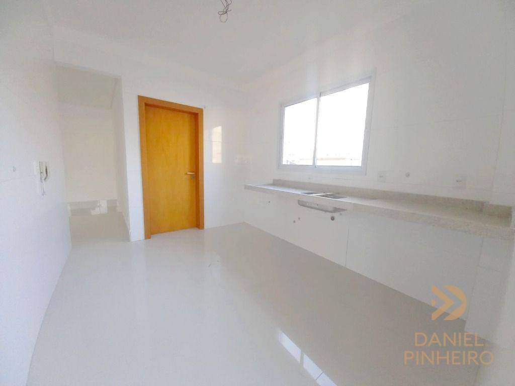 Apartamento à venda com 3 quartos, 150m² - Foto 8