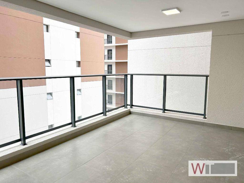 Apartamento à venda com 3 quartos, 141m² - Foto 4