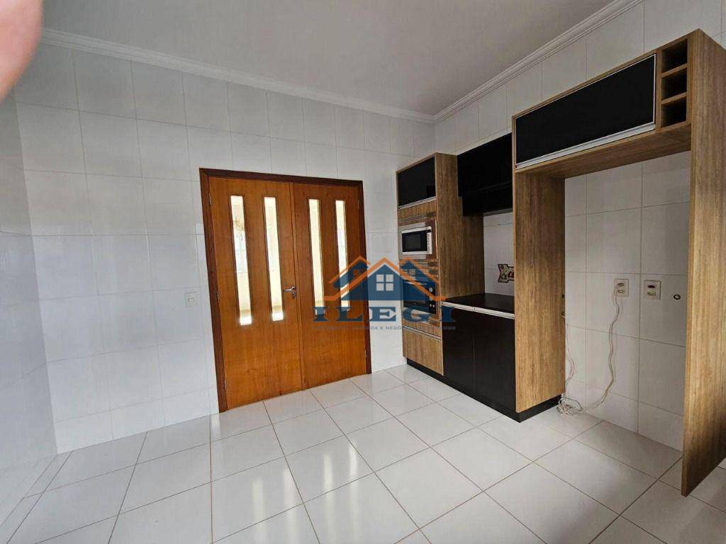 Casa à venda com 3 quartos, 297m² - Foto 13