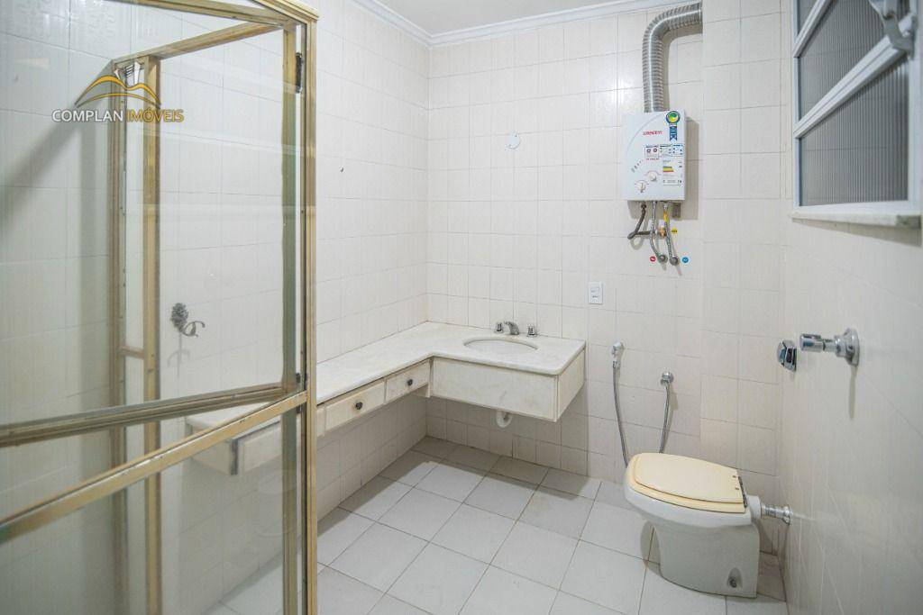 Apartamento para alugar com 4 quartos, 280m² - Foto 18