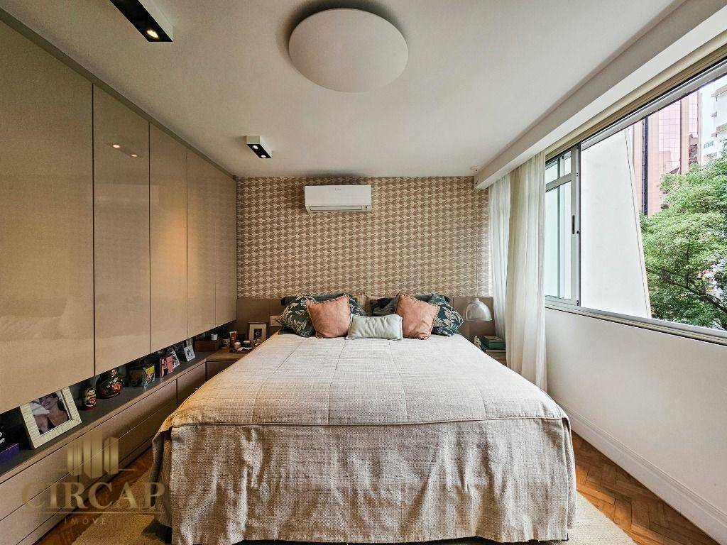 Apartamento à venda com 4 quartos, 226m² - Foto 14