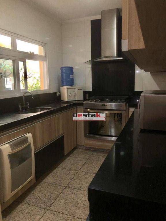 Sobrado à venda com 3 quartos, 345m² - Foto 13