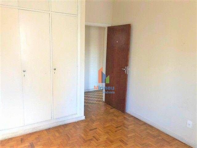 Apartamento à venda com 3 quartos, 87m² - Foto 2