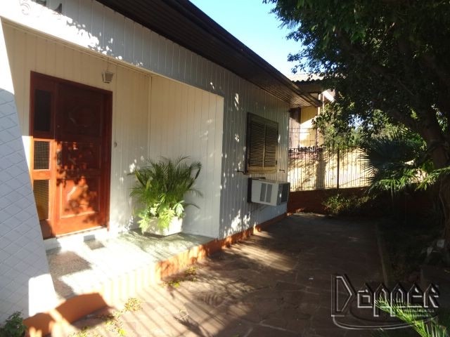 Casa à venda com 3 quartos, 199 - Foto 2