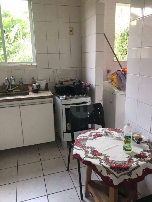 Apartamento à venda com 2 quartos, 75m² - Foto 2