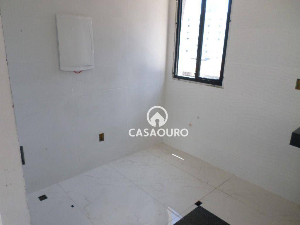 Apartamento à venda com 3 quartos, 70m² - Foto 4