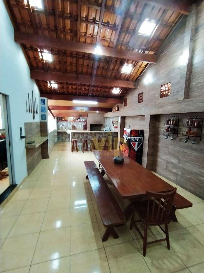 Casa à venda com 3 quartos, 200m² - Foto 4