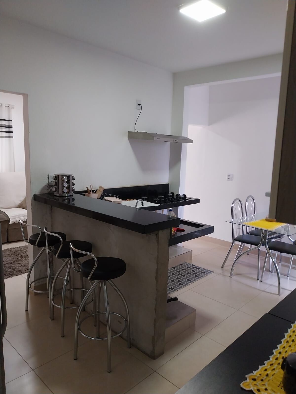 Casa à venda com 3 quartos, 125m² - Foto 1