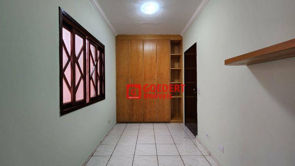 Sobrado à venda e aluguel com 3 quartos, 220m² - Foto 29