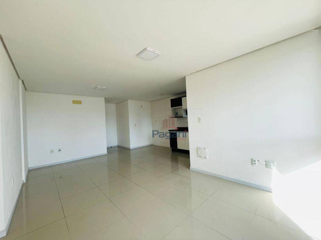 Apartamento para alugar com 2 quartos, 80m² - Foto 11