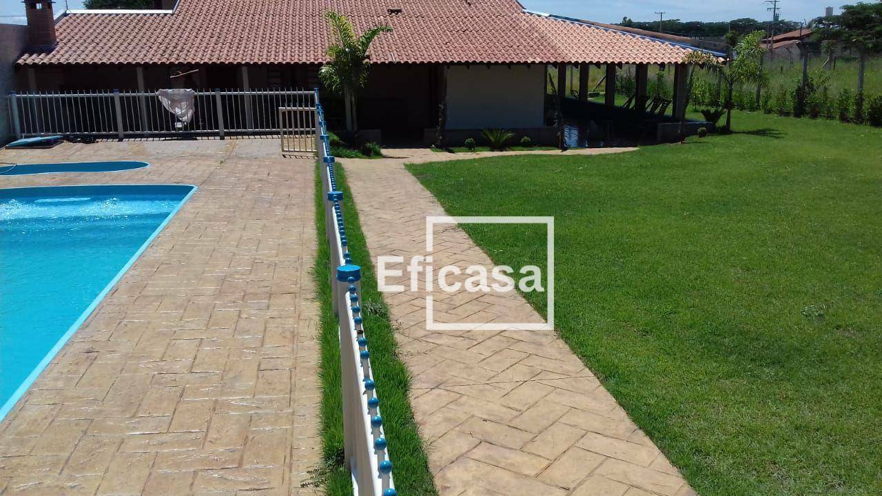 Chácara à venda com 3 quartos, 600m² - Foto 1