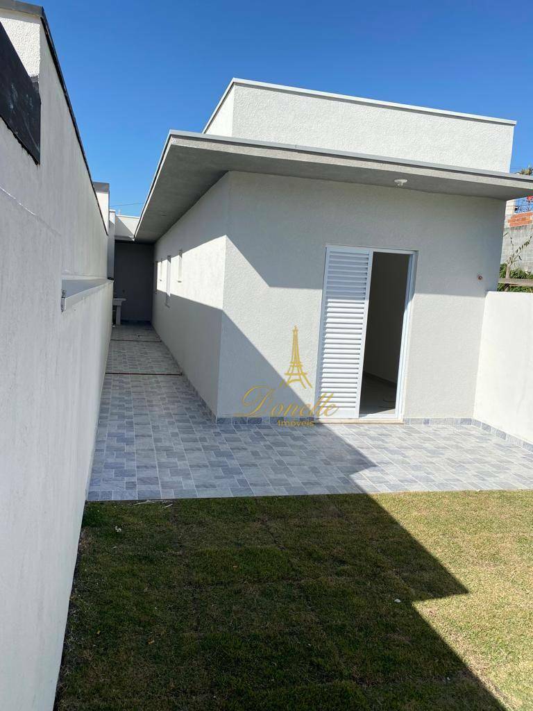 Casa à venda com 2 quartos, 60m² - Foto 4