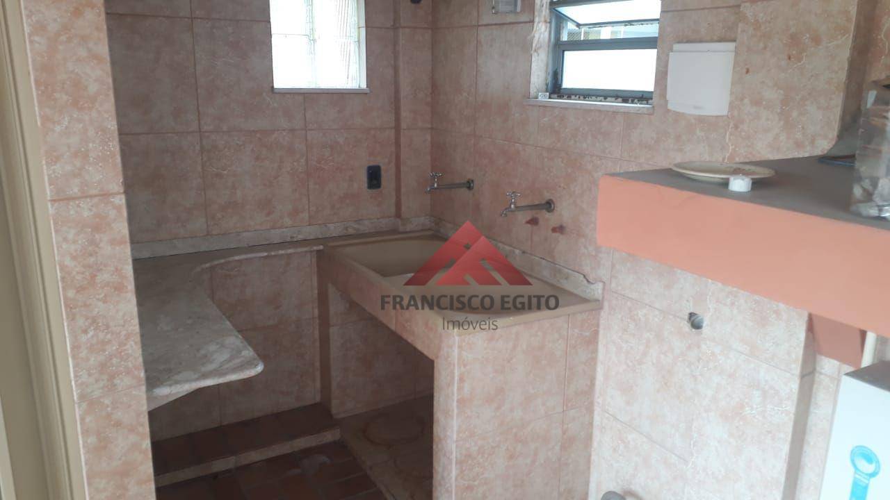 Casa à venda com 4 quartos, 240m² - Foto 25