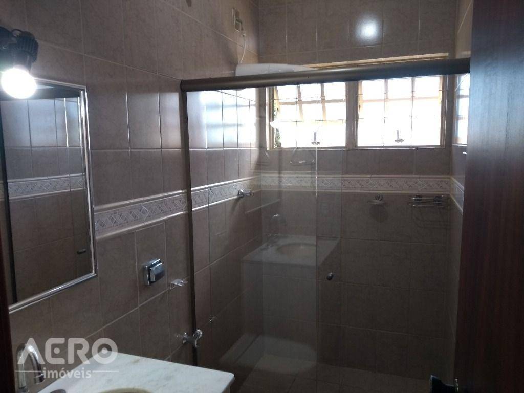 Casa à venda com 3 quartos, 218m² - Foto 20