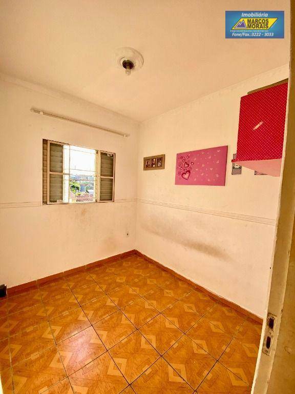 Casa à venda com 4 quartos, 150m² - Foto 17