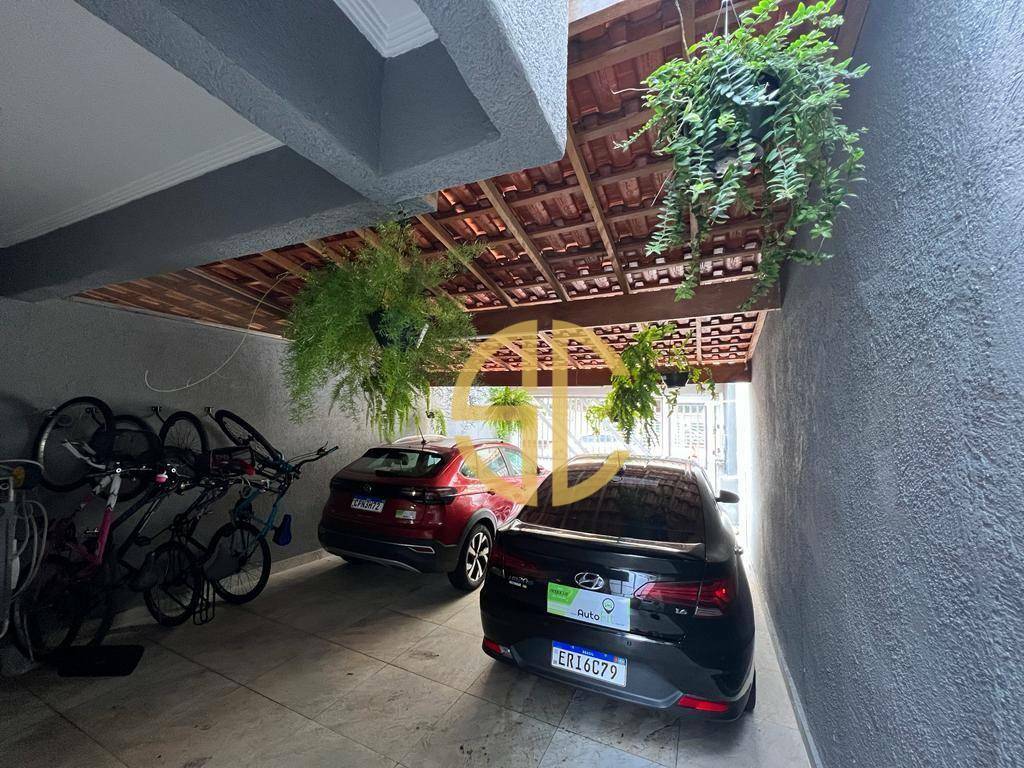 Sobrado à venda com 3 quartos, 181m² - Foto 2