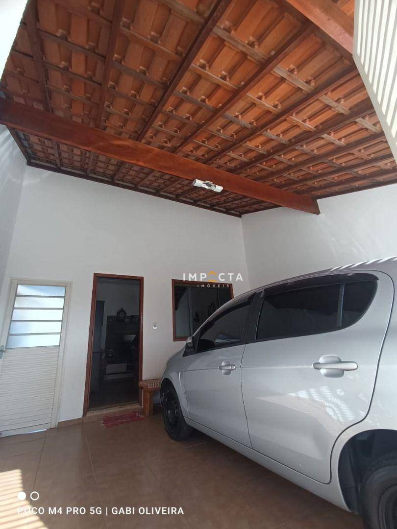 Casa à venda com 3 quartos, 99m² - Foto 1