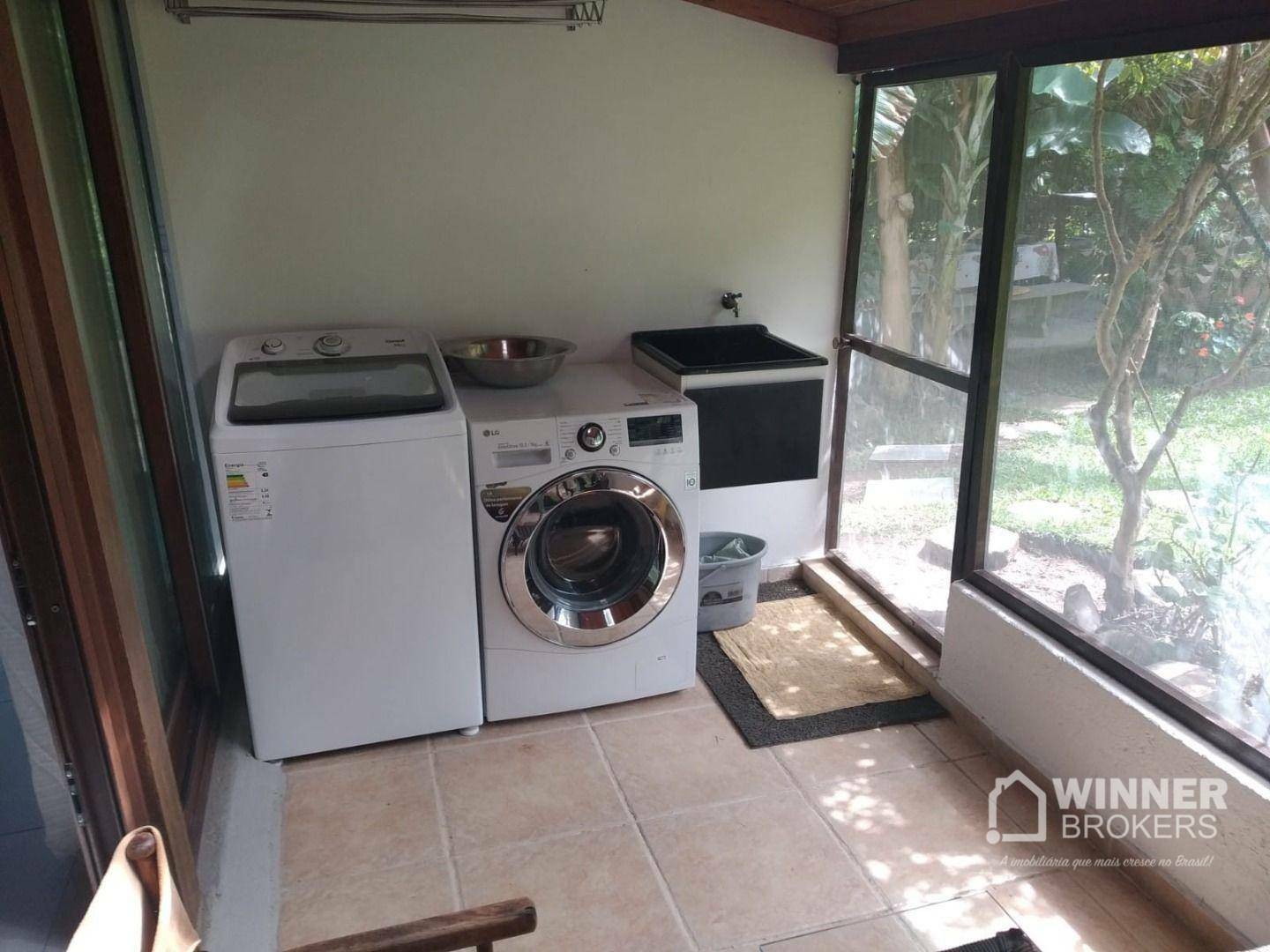 Casa à venda com 3 quartos, 240m² - Foto 12