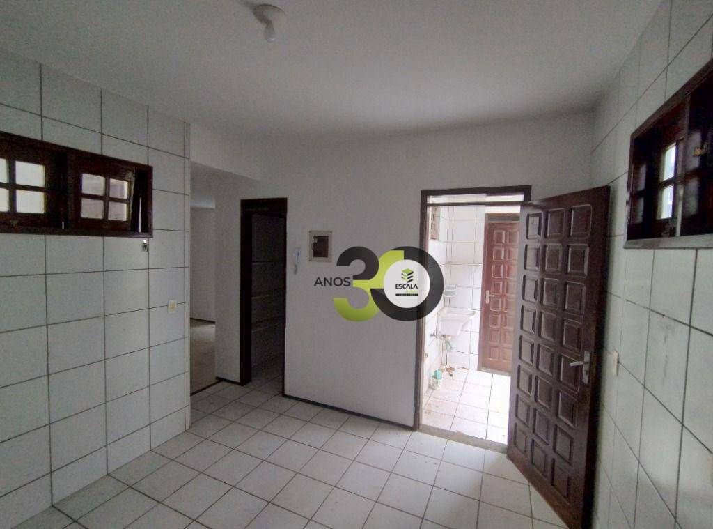 Casa à venda com 4 quartos, 180m² - Foto 29