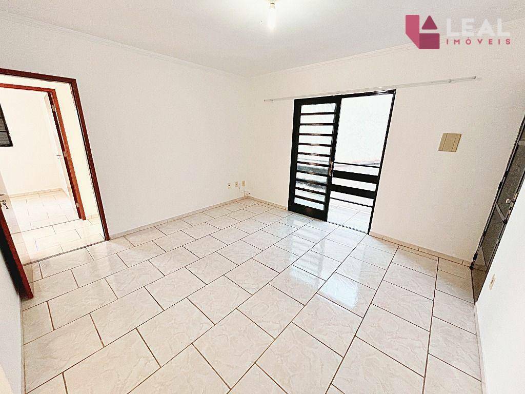 Apartamento à venda com 3 quartos, 90m² - Foto 2