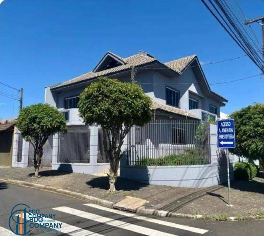 Sobrado à venda com 3 quartos, 339m² - Foto 1
