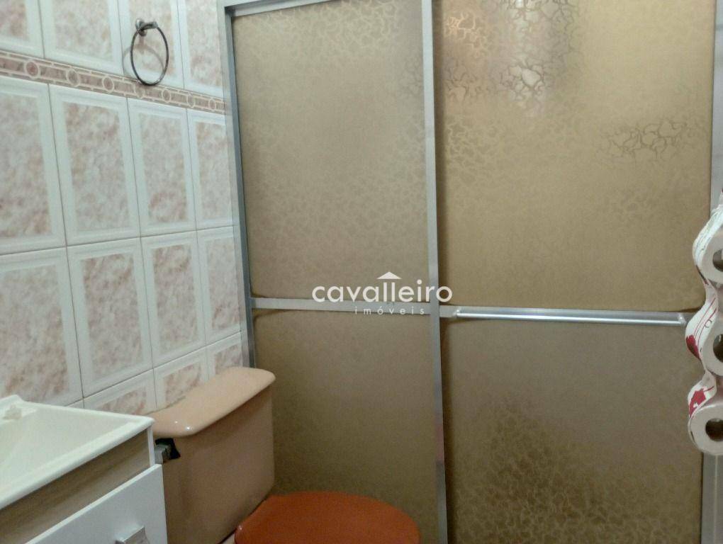 Casa à venda com 5 quartos, 220m² - Foto 10