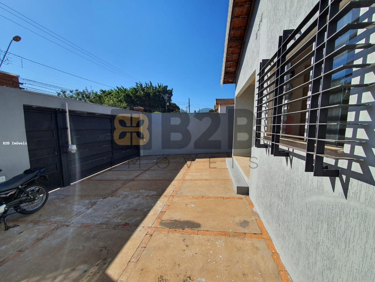 Casa à venda com 5 quartos, 158m² - Foto 4