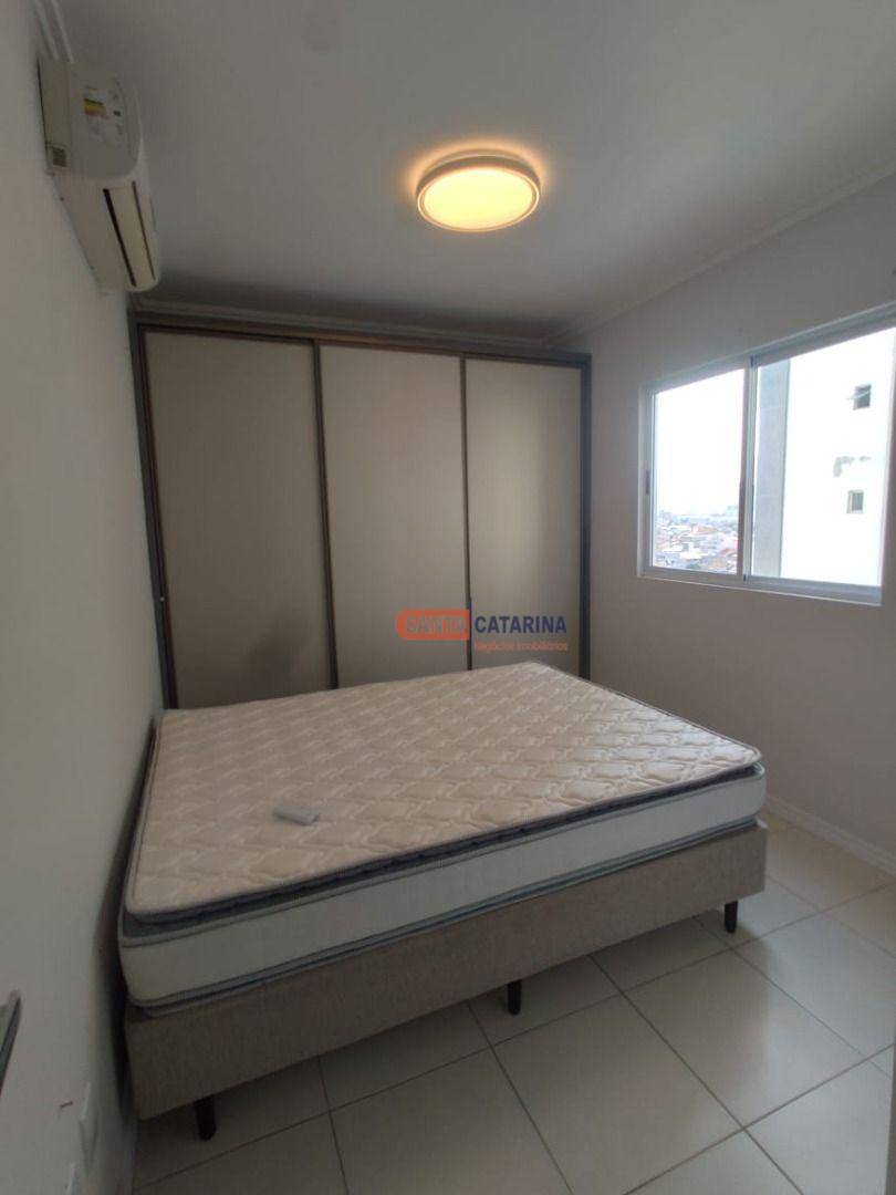 Apartamento à venda com 2 quartos, 102m² - Foto 10