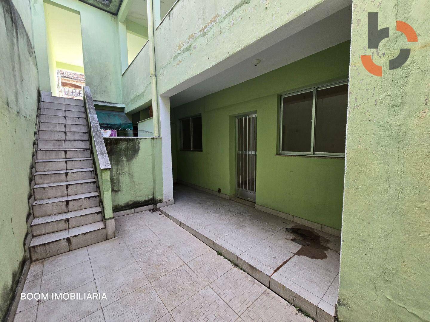 Casa à venda com 2 quartos, 100m² - Foto 2