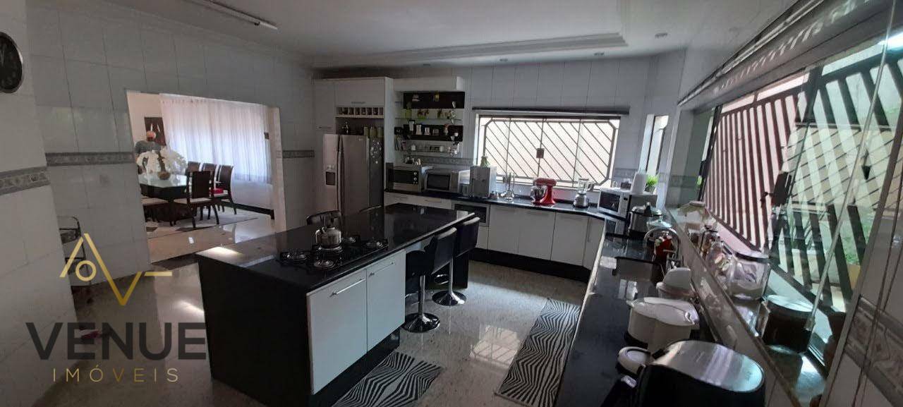 Sobrado à venda com 4 quartos, 357m² - Foto 11