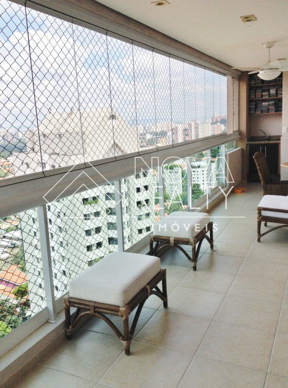 Apartamento à venda com 4 quartos, 195m² - Foto 2