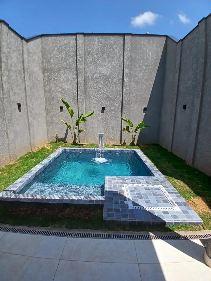 Casa de Condomínio à venda com 3 quartos, 150m² - Foto 2