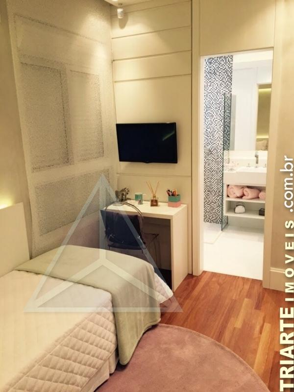 Apartamento à venda com 3 quartos, 227m² - Foto 4