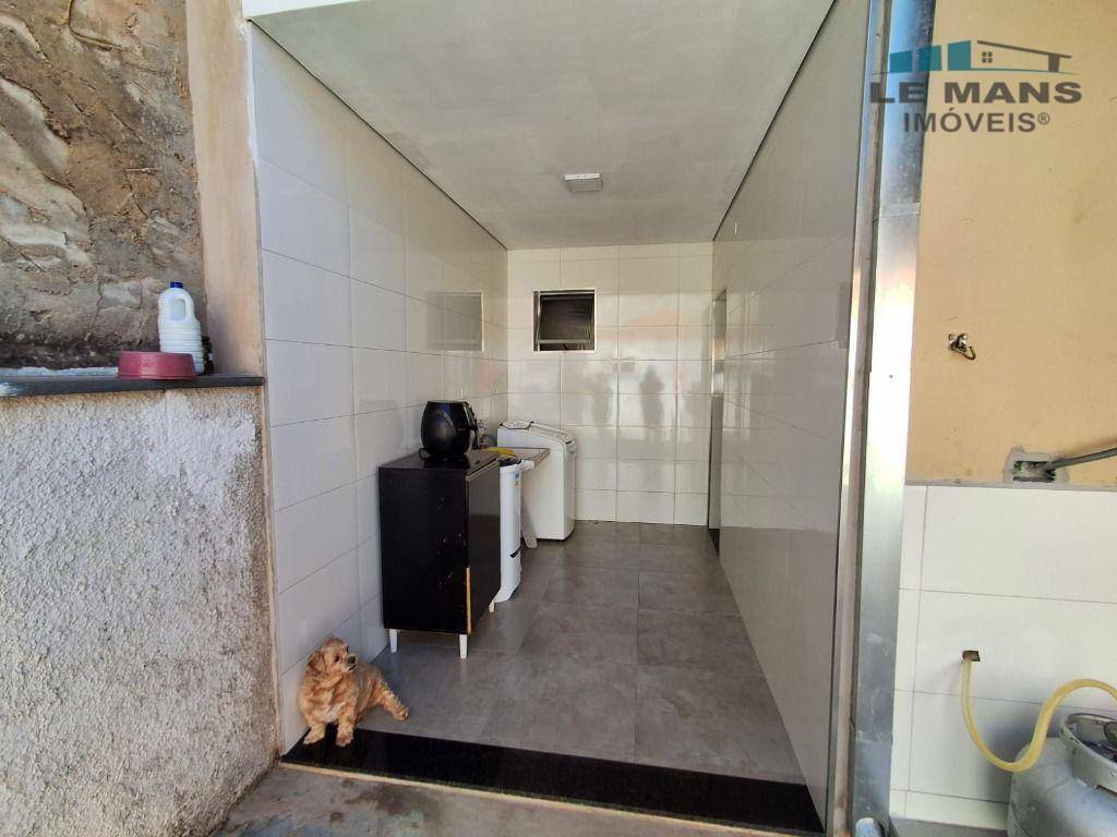 Casa à venda com 2 quartos, 90m² - Foto 19