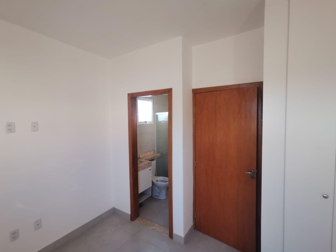 Casa à venda com 2 quartos, 69m² - Foto 11