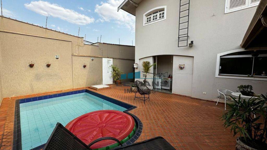 Casa à venda com 4 quartos, 180m² - Foto 31