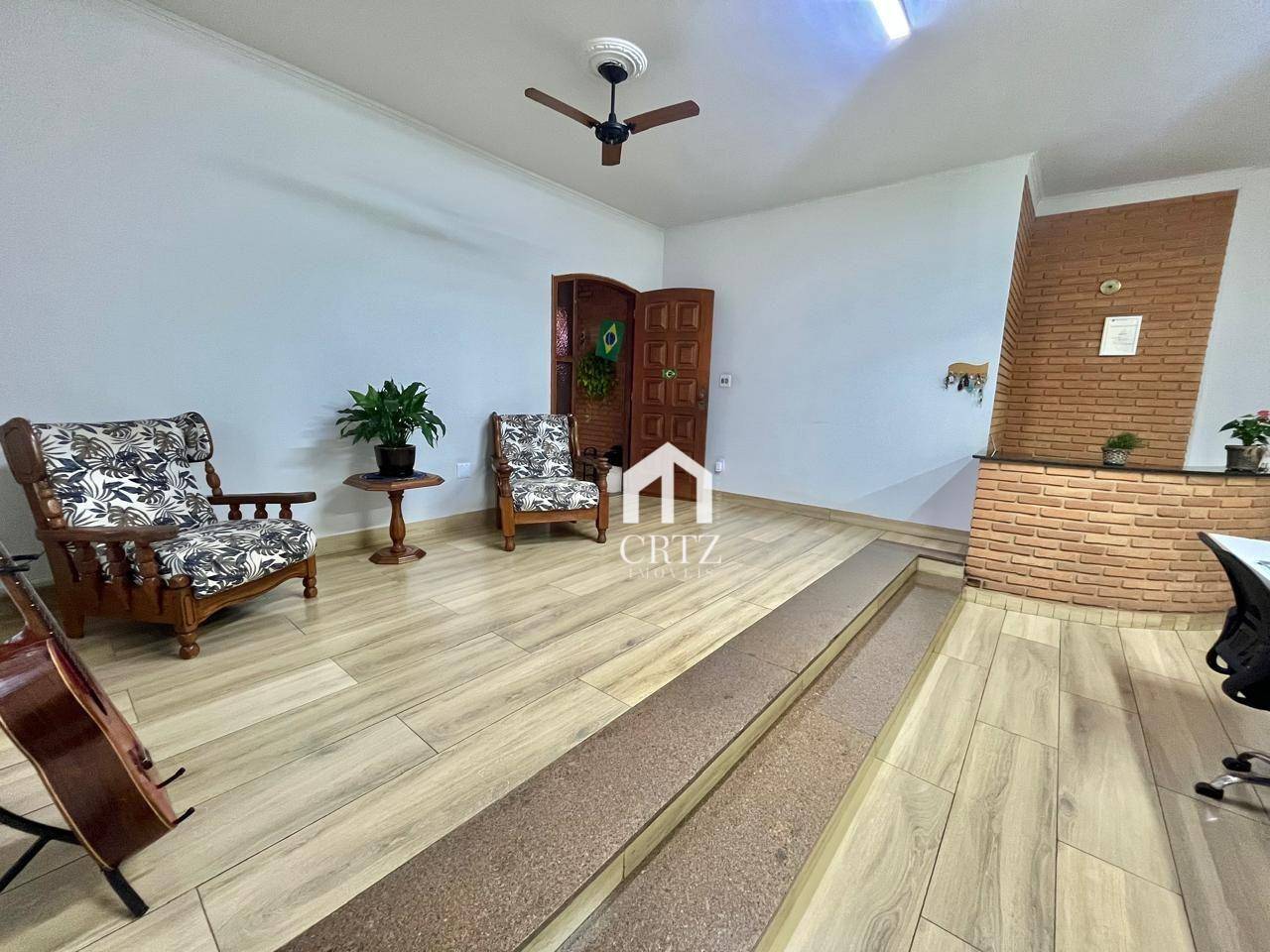 Casa, 3 quartos, 225 m² - Foto 1