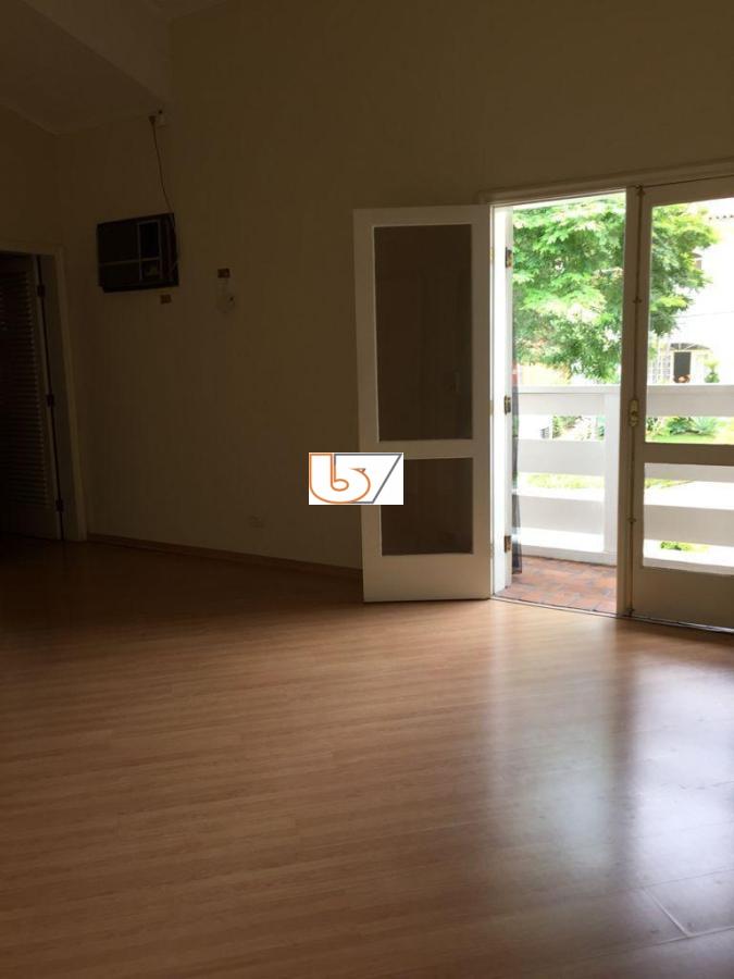 Casa de Condomínio para alugar com 4 quartos, 420m² - Foto 13