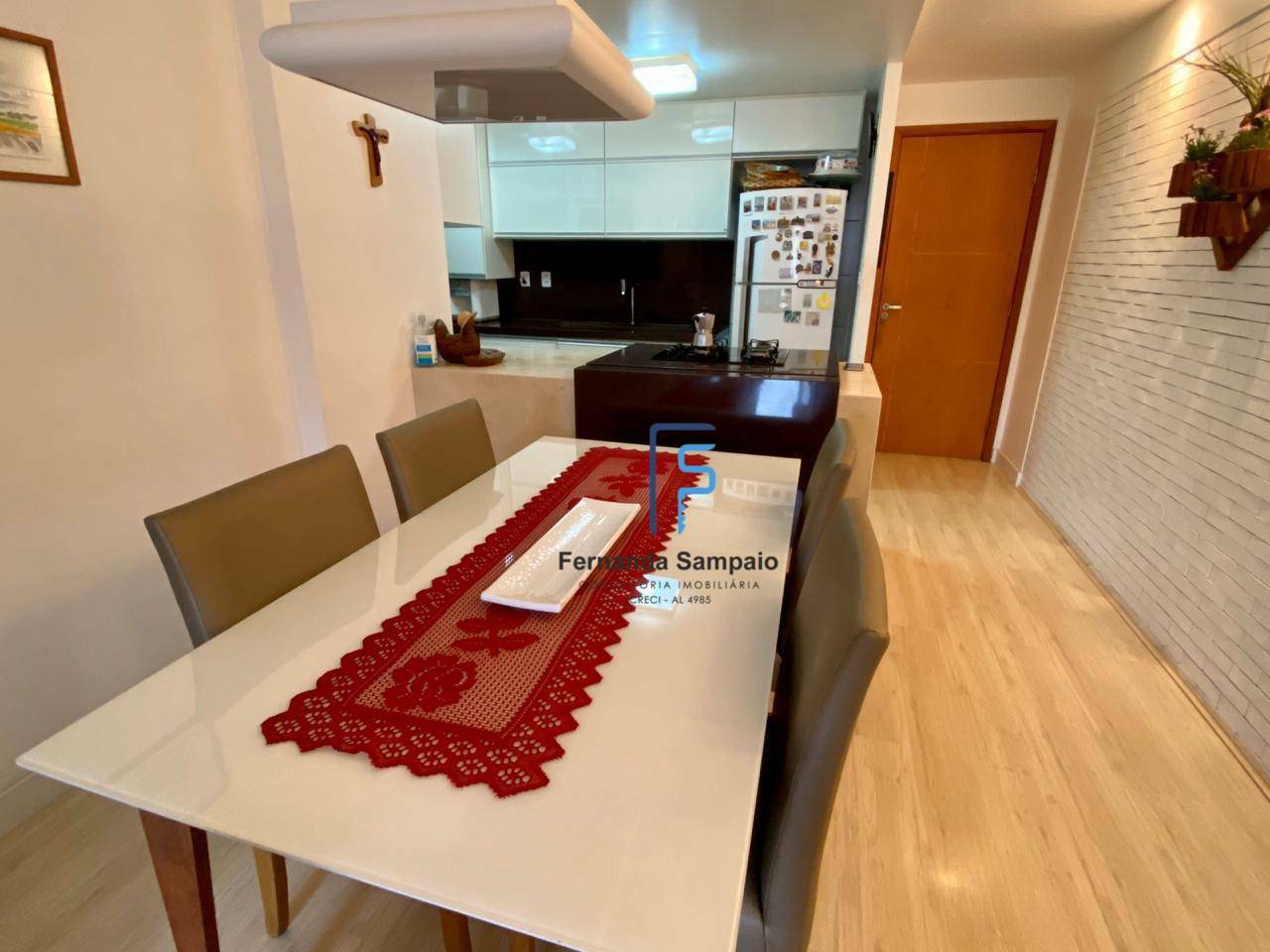 Apartamento à venda com 2 quartos, 70m² - Foto 4